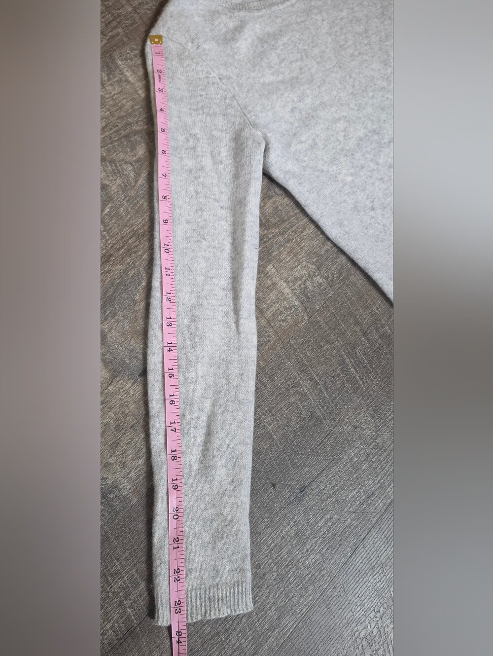 Adrienne Vittadini 2 Ply Cashmere Crewneck Sweater Womens M Oat Grey Soft Cozy - Picture 10 of 12